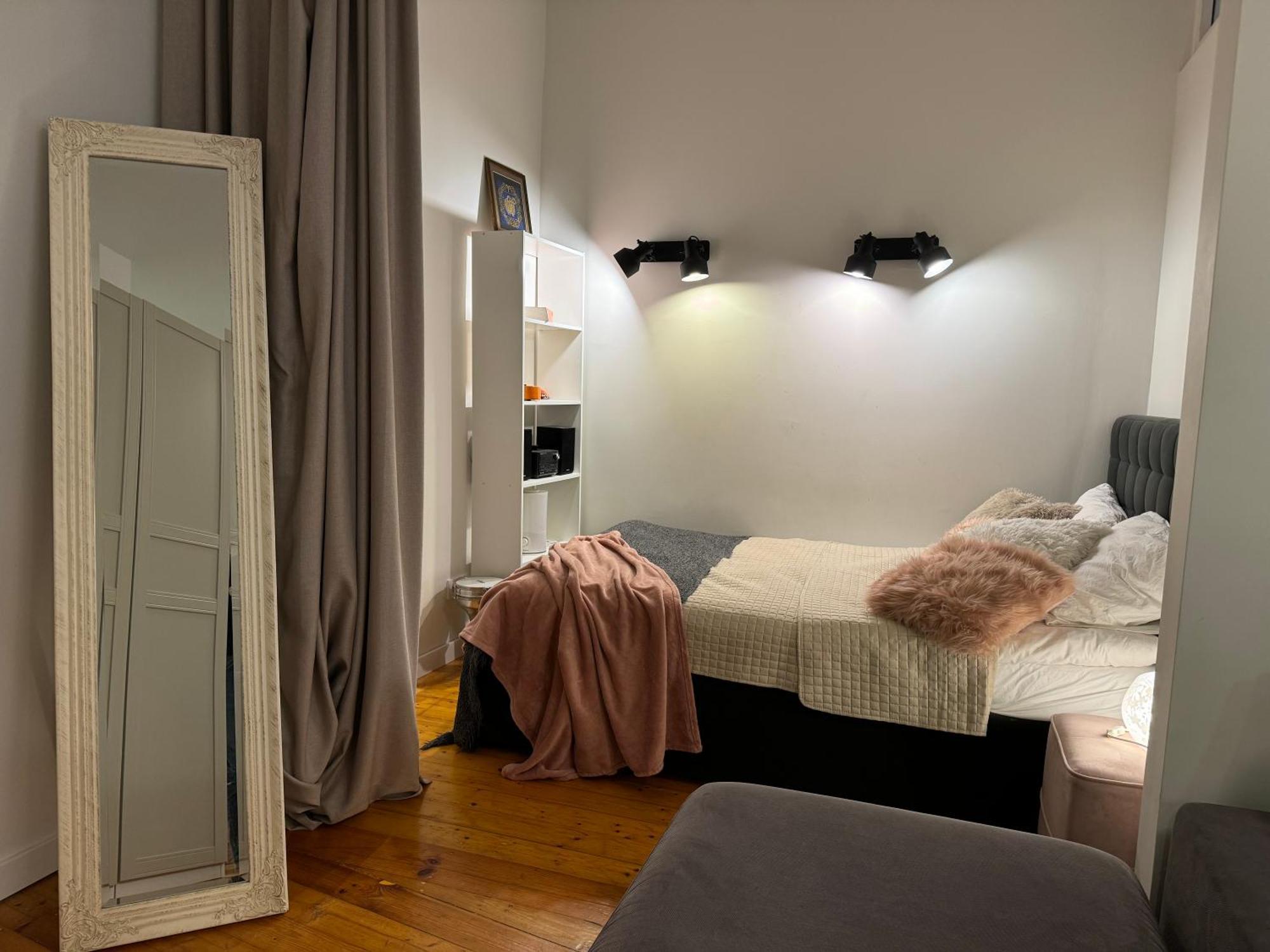 Cozy In The Heart Of Old Town With Free Parking *