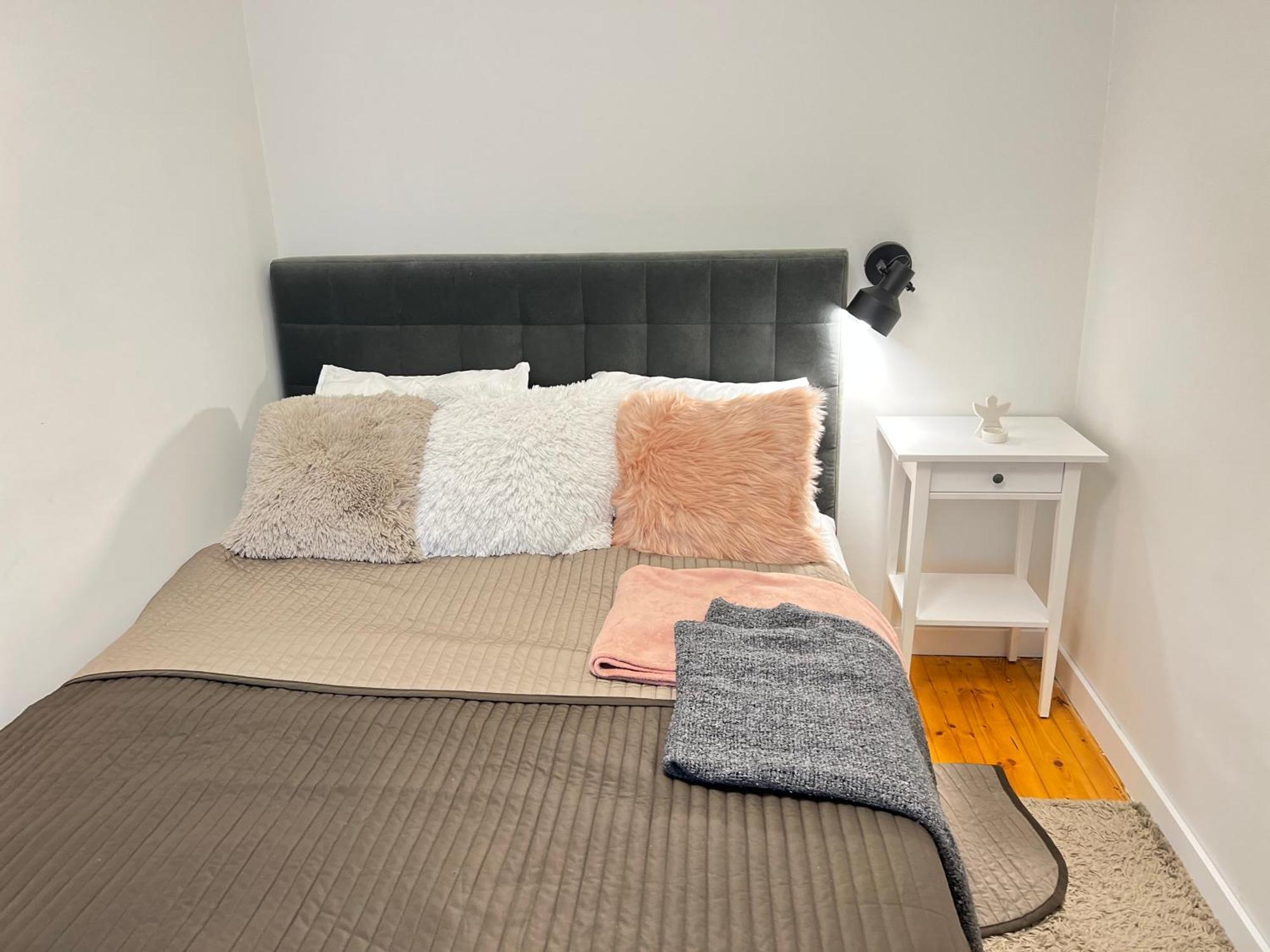 Cozy In The Heart Of Old Town With Free Parking Apartment *